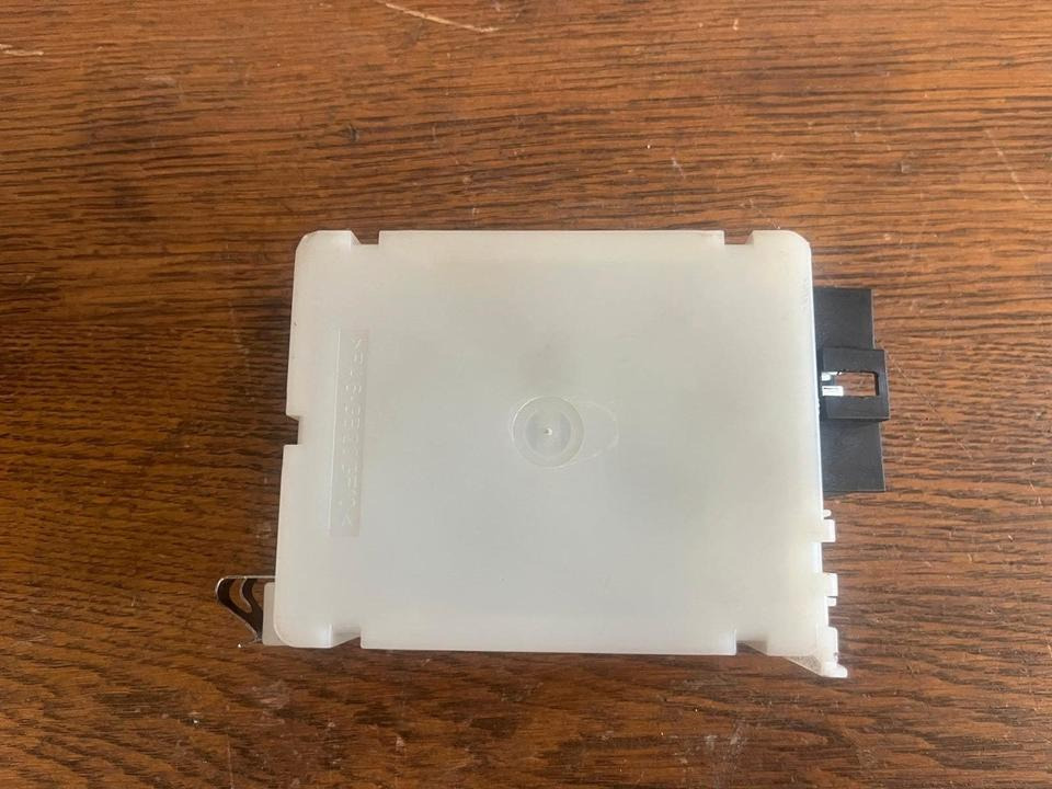 Mercedes Actros MP4 Diebstahlwarnanlage Steuergerät A0004462244 - Bloc de gestion pour Camion: photos 5 Mercedes Actros MP4 Diebstahlwarnanlage Steuergerät A0004462244 - Bloc de gestion pour Camion: photos 5