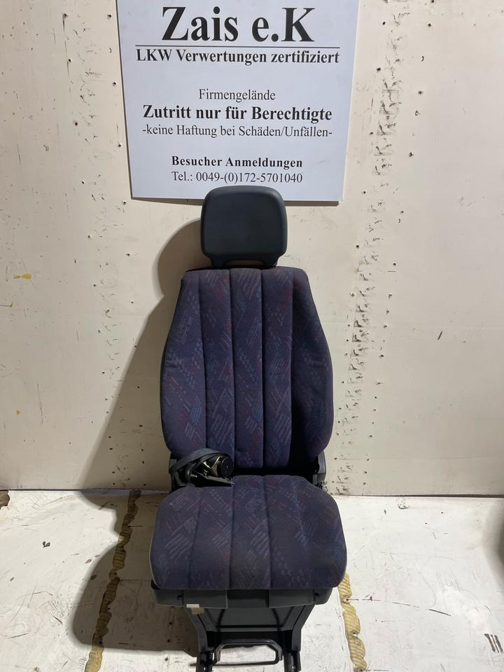 Mercedes Atego 1 Beifahrersitz - Siège pour Camion: photos 1 Mercedes Atego 1 Beifahrersitz - Siège pour Camion: photos 1