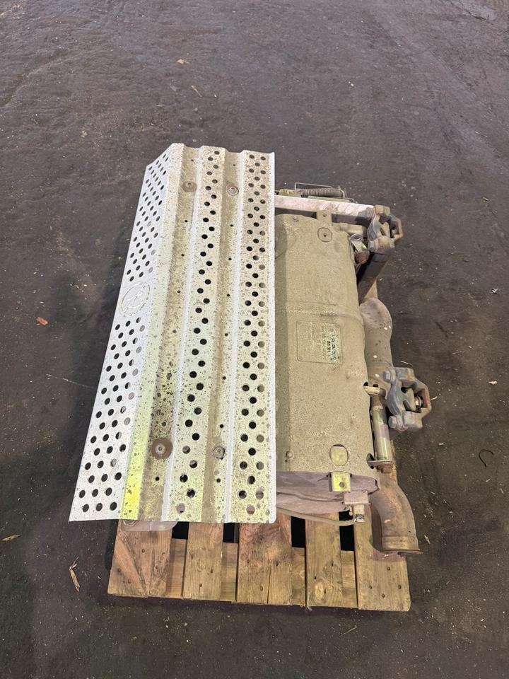 Mercedes Atego 4 EU6 Auspuff Katalysator A0044902812 - Catalyseur pour Camion: photos 2 Mercedes Atego 4 EU6 Auspuff Katalysator A0044902812 - Catalyseur pour Camion: photos 2