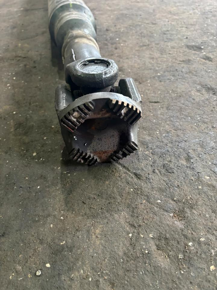 Mercedes Atego 4 EU6 Kardanwelle 220 CM, Kurze Radstand - Arbre à cardan pour Camion: photos 4 Mercedes Atego 4 EU6 Kardanwelle 220 CM, Kurze Radstand - Arbre à cardan pour Camion: photos 4