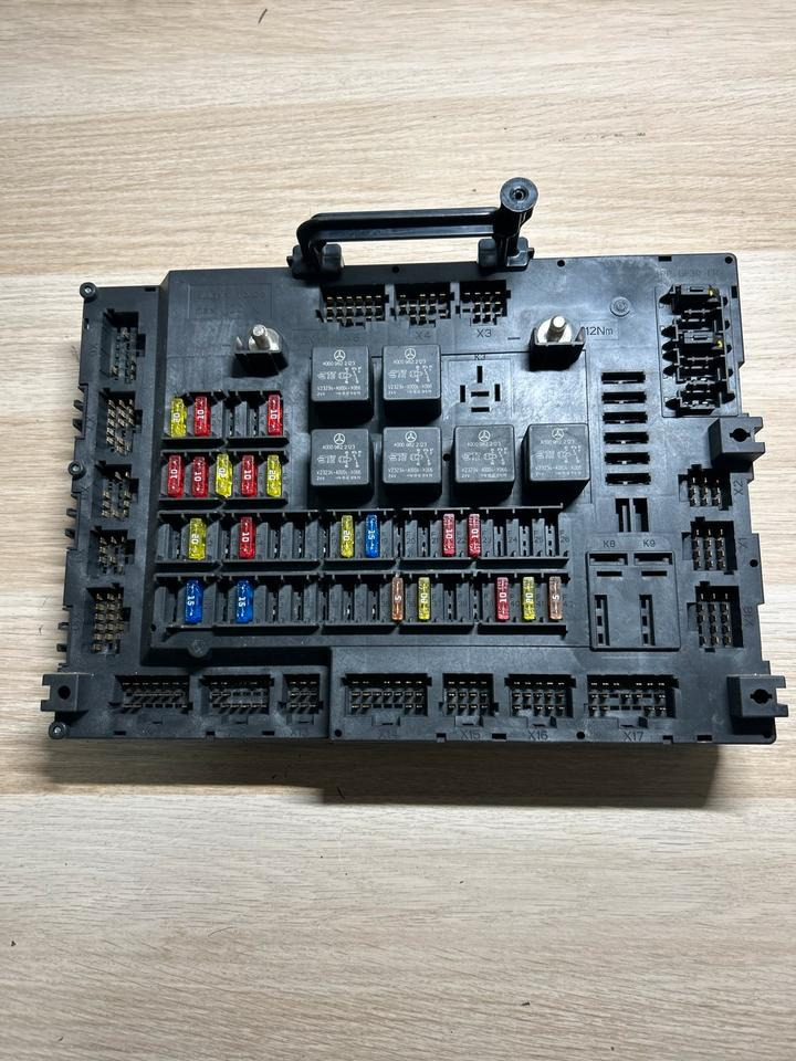 Mercedes Atego 4 EU6 Sicherungskasten A0014461958 - Fusible: photos 2 Mercedes Atego 4 EU6 Sicherungskasten A0014461958 - Fusible: photos 2