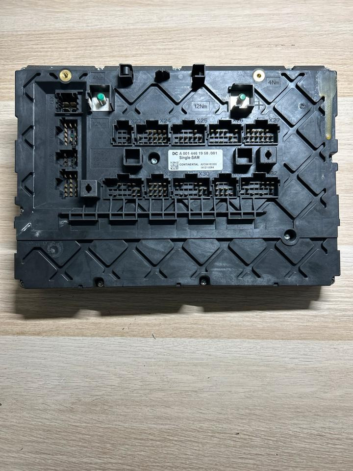 Mercedes Atego 4 EU6 Sicherungskasten A0014461958 - Fusible: photos 3 Mercedes Atego 4 EU6 Sicherungskasten A0014461958 - Fusible: photos 3