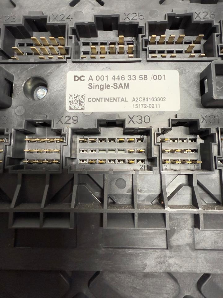 Mercedes Atego 4 EU6 Sicherungskasten A0014463358 - Fusible: photos 4 Mercedes Atego 4 EU6 Sicherungskasten A0014463358 - Fusible: photos 4