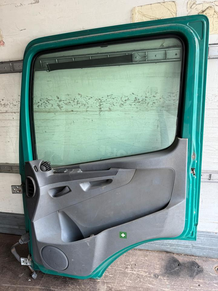 Mercedes Atego Beifahrertür Grün Innenverkleidung LN 71 - Portière et pièces pour Camion: photos 2 Mercedes Atego Beifahrertür Grün Innenverkleidung LN 71 - Portière et pièces pour Camion: photos 2