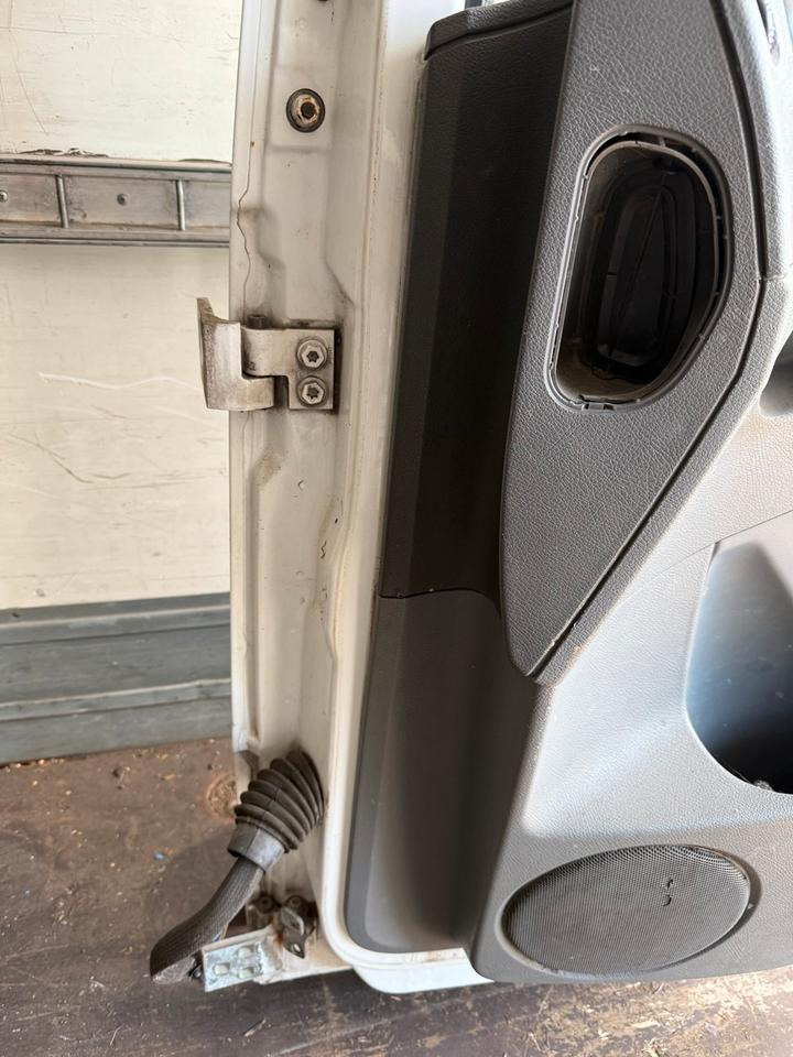 Mercedes Atego Beifahrertür weiß Spiegel Innenverkleidung - Portière et pièces pour Camion: photos 4 Mercedes Atego Beifahrertür weiß Spiegel Innenverkleidung - Portière et pièces pour Camion: photos 4