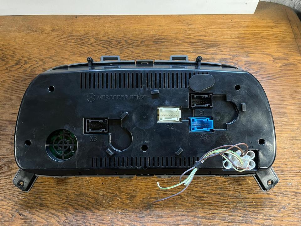 Mercedes Atego Kombiinstrument / Tacho A0044463421 - Panel de instrumentos pour Camion: photos 5 Mercedes Atego Kombiinstrument / Tacho A0044463421 - Panel de instrumentos pour Camion: photos 5