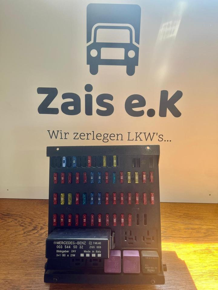 Mercedes Atego Sicherungskasten (Zentralelektrik) A0015433615 - Fusible pour Camion: photos 1 Mercedes Atego Sicherungskasten (Zentralelektrik) A0015433615 - Fusible pour Camion: photos 1