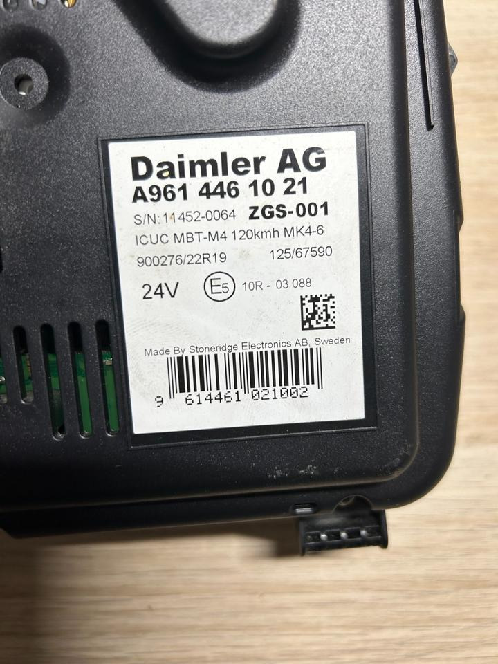 Mercedes Benz Actros MP4 Kombiinstrument/ Tacho A9614461021 - Panel de instrumentos pour Camion: photos 5 Mercedes Benz Actros MP4 Kombiinstrument/ Tacho A9614461021 - Panel de instrumentos pour Camion: photos 5