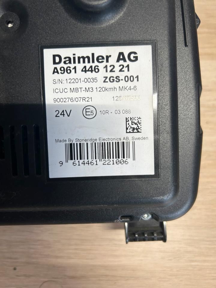 Mercedes Benz Actros MP4 Kombiinstrument/ Tacho A9614461221 - Panel de instrumentos pour Camion: photos 4 Mercedes Benz Actros MP4 Kombiinstrument/ Tacho A9614461221 - Panel de instrumentos pour Camion: photos 4