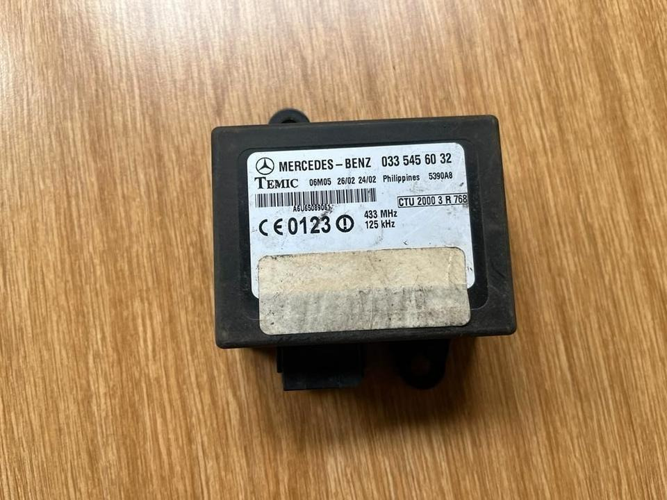 Mercedes Benz Vito W638 Wegfahrsperre Modul 0335456032 - Bloc de gestion pour Camion: photos 1 Mercedes Benz Vito W638 Wegfahrsperre Modul 0335456032 - Bloc de gestion pour Camion: photos 1