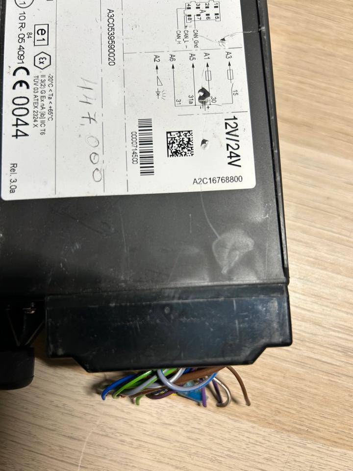 VDO Tachograph A3C0539590020 / A2C16768800 - Pièces de rechange: photos 5 VDO Tachograph A3C0539590020 / A2C16768800 - Pièces de rechange: photos 5