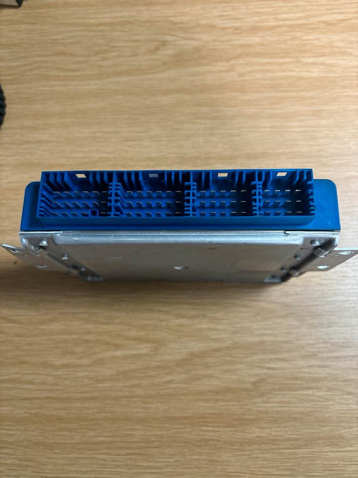 RENAULT KNBORR-BREMSE EBS Steuergerät 0486106057/5010457739 - Bloc de gestion pour Camion: photos 3 RENAULT KNBORR-BREMSE EBS Steuergerät 0486106057/5010457739 - Bloc de gestion pour Camion: photos 3