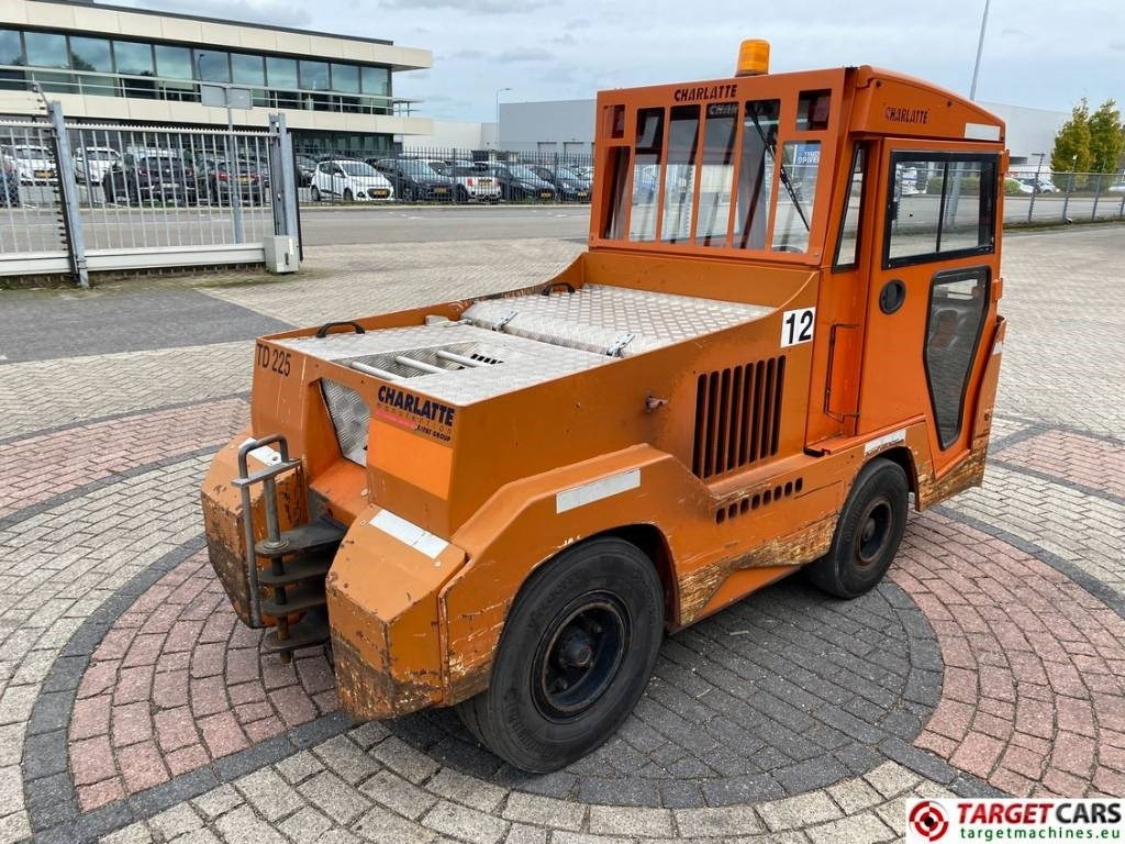 Charlatte TD225 Diesel Tow Truck Tractor 18T capacity - Chariot tracteur: photos 4 Charlatte TD225 Diesel Tow Truck Tractor 18T capacity - Chariot tracteur: photos 4