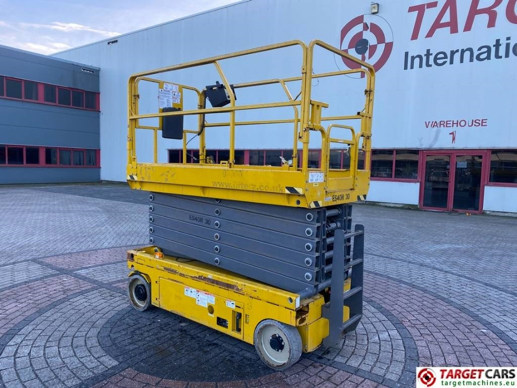 GMG 4046-ED Electric Scissor Work Lift 1404cm - Nacelle ciseaux: photos 4 GMG 4046-ED Electric Scissor Work Lift 1404cm - Nacelle ciseaux: photos 4