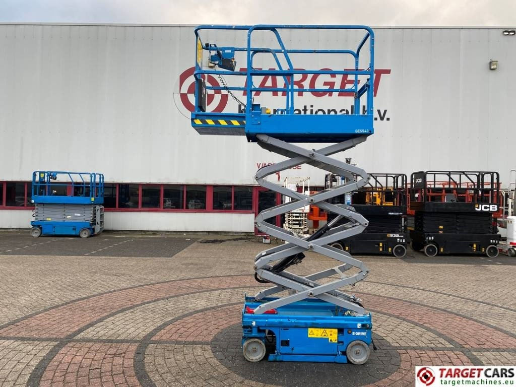 Genie GS-1932M E-Drive Electric Scissor Work Lift 775cm - Nacelle ciseaux: photos 5 Genie GS-1932M E-Drive Electric Scissor Work Lift 775cm - Nacelle ciseaux: photos 5