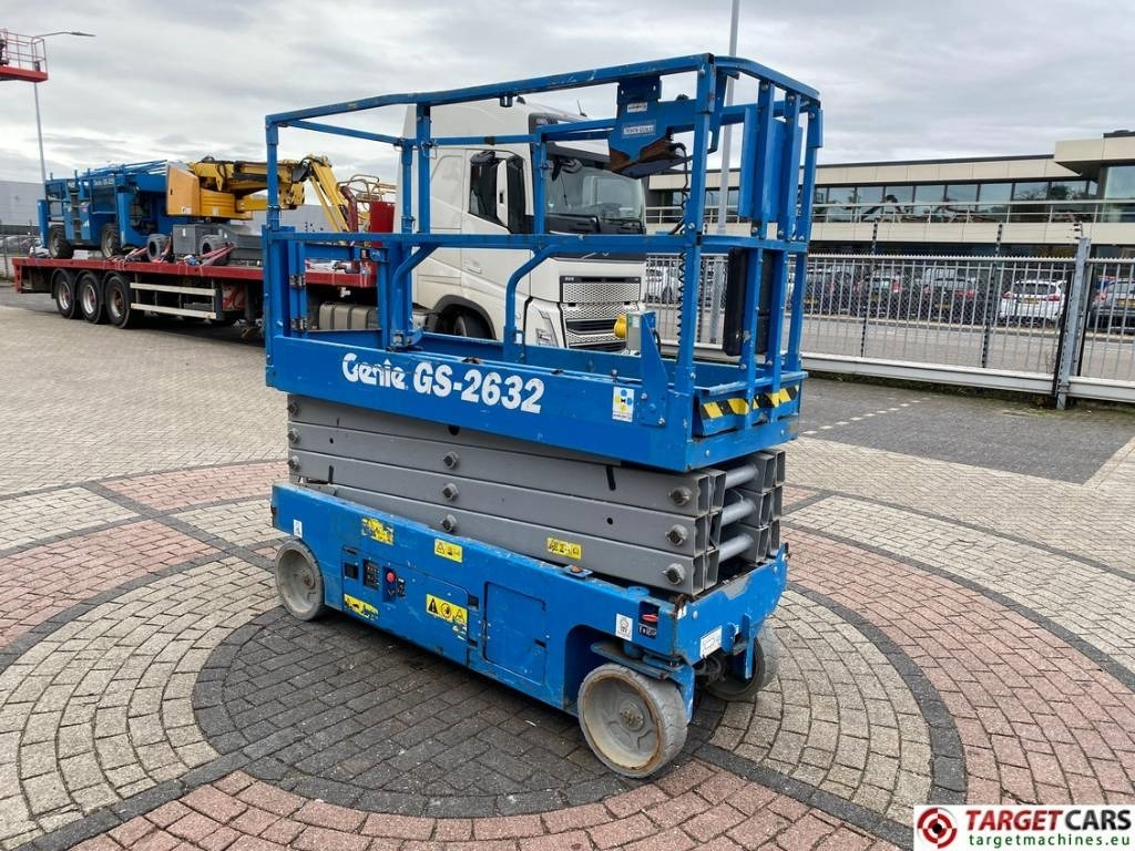 Genie GS-2632 Electric GS2632 Scissor Work Lift 992cm - Nacelle ciseaux: photos 2 Genie GS-2632 Electric GS2632 Scissor Work Lift 992cm - Nacelle ciseaux: photos 2