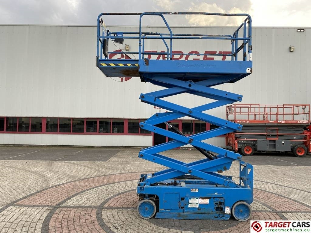 Genie GS-2646 Electric 2646 Scissor Work Lift 992cm - Nacelle ciseaux: photos 5 Genie GS-2646 Electric 2646 Scissor Work Lift 992cm - Nacelle ciseaux: photos 5