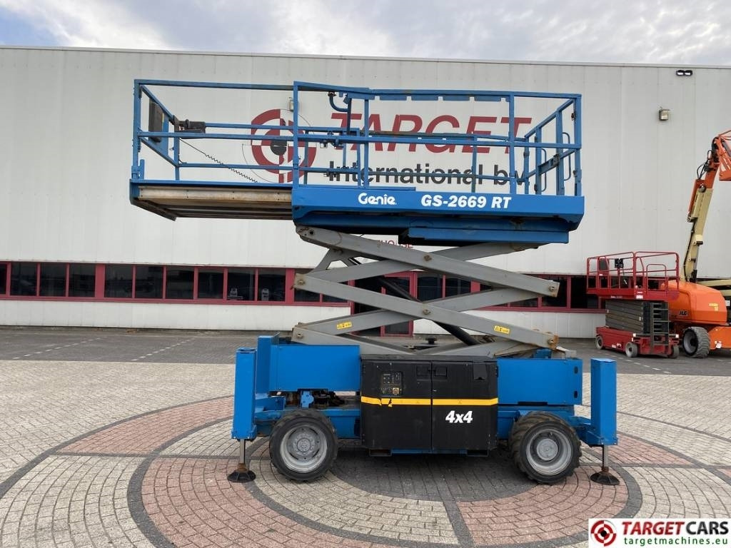 Genie GS-2669RT Diesel 4x4 Scissor Work Lift 1000cm  - Nacelle ciseaux: photos 5 Genie GS-2669RT Diesel 4x4 Scissor Work Lift 1000cm  - Nacelle ciseaux: photos 5