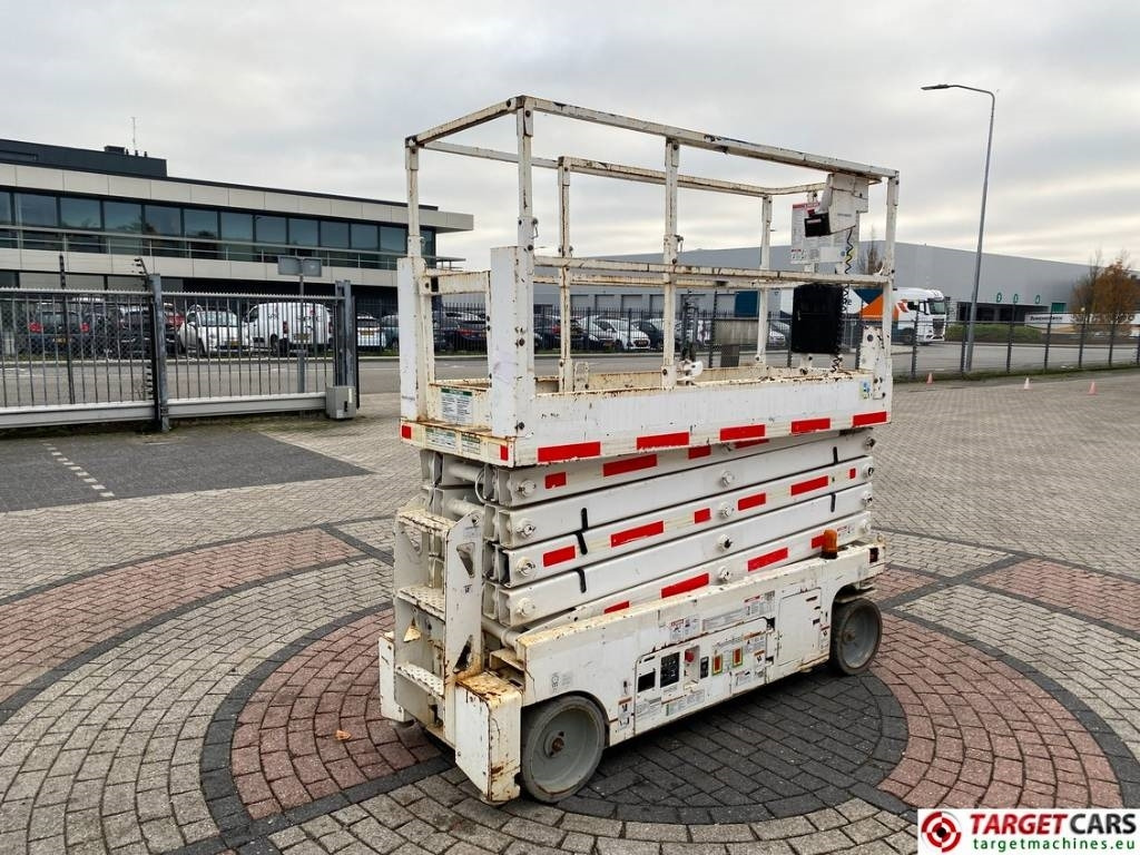 Genie GS-3232 Electric Scissor Work Lift 1175cm - Nacelle ciseaux: photos 3 Genie GS-3232 Electric Scissor Work Lift 1175cm - Nacelle ciseaux: photos 3