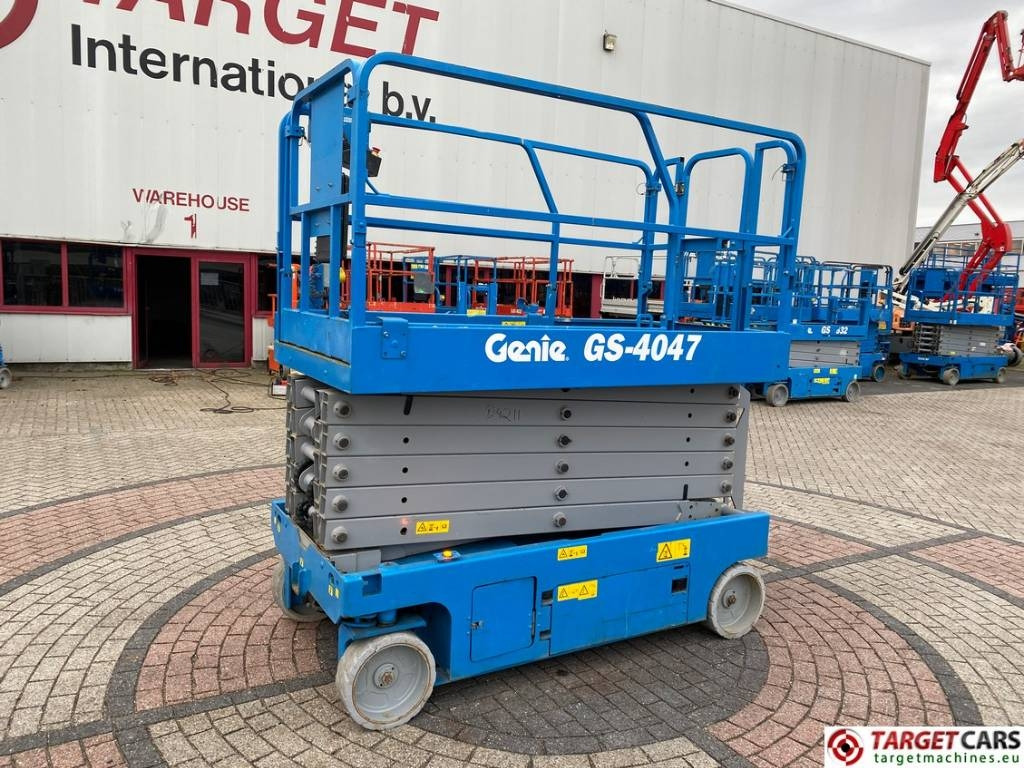Genie GS-4047 Electric GS4047 Scissor Work Lift 1389cm - Nacelle ciseaux: photos 1 Genie GS-4047 Electric GS4047 Scissor Work Lift 1389cm - Nacelle ciseaux: photos 1