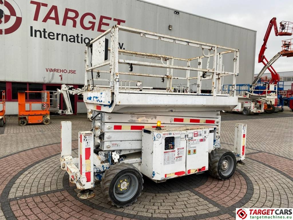 Genie GS-4069RT Diesel 4x4 Scissor Work Lift 1412cm - Nacelle ciseaux: photos 1 Genie GS-4069RT Diesel 4x4 Scissor Work Lift 1412cm - Nacelle ciseaux: photos 1