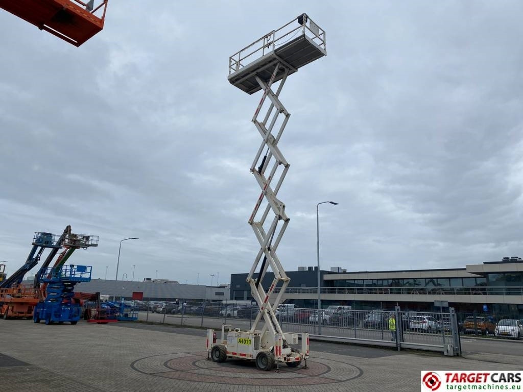Nacelle ciseaux Genie GS-4069RT Diesel 4x4 Scissor Work Lift 1412cm NOCE: photos 7 Nacelle ciseaux Genie GS-4069RT Diesel 4x4 Scissor Work Lift 1412cm NOCE: photos 7
