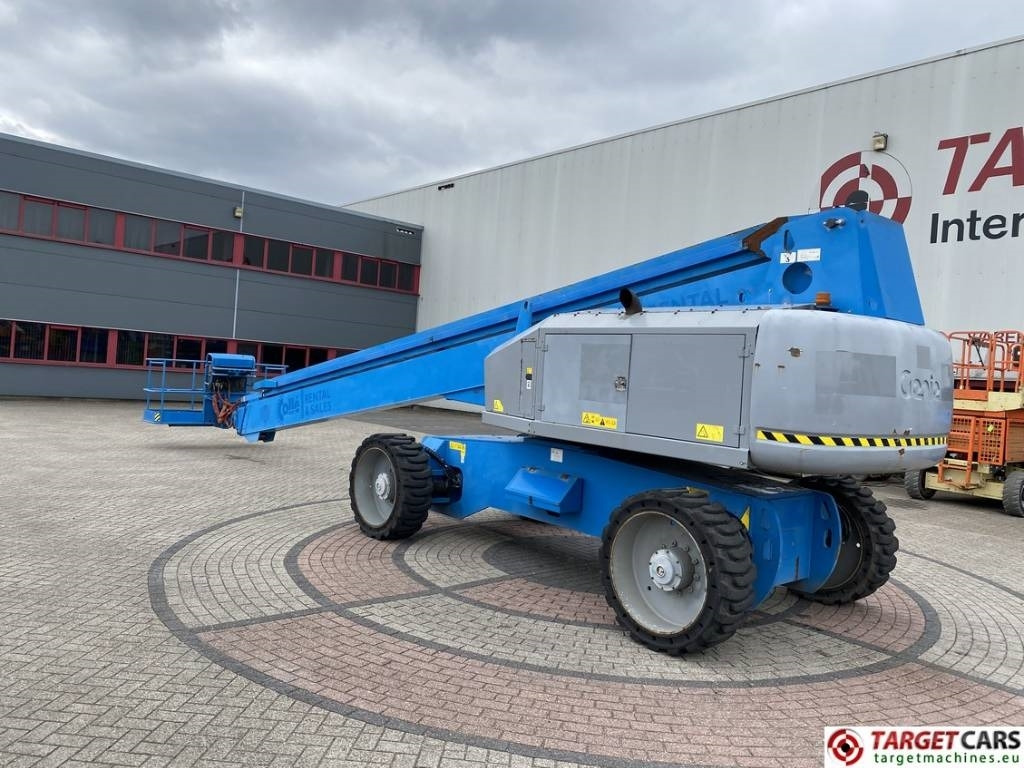 Genie S-100HD Articulated 4x4x4 Diesel Boom Lift 3248cm  - Nacelle télescopique: photos 4 Genie S-100HD Articulated 4x4x4 Diesel Boom Lift 3248cm  - Nacelle télescopique: photos 4
