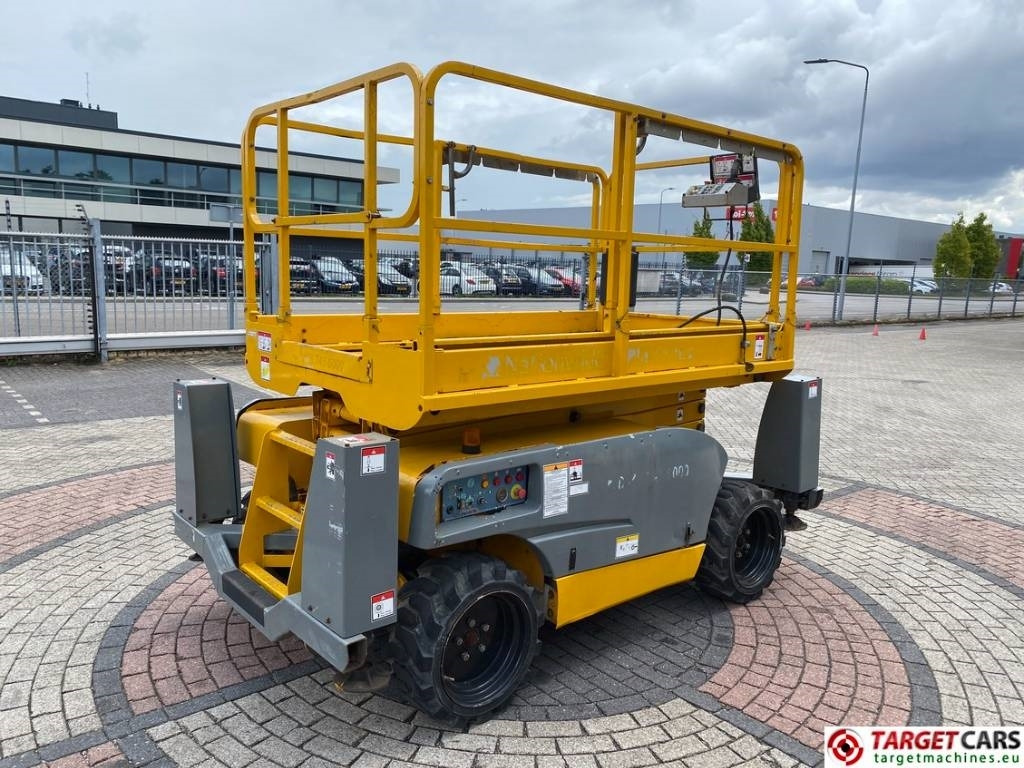 Haulotte Compact 10DX Diesel 4x4 Scissor Work Lift 1015cm - Nacelle ciseaux: photos 3 Haulotte Compact 10DX Diesel 4x4 Scissor Work Lift 1015cm - Nacelle ciseaux: photos 3