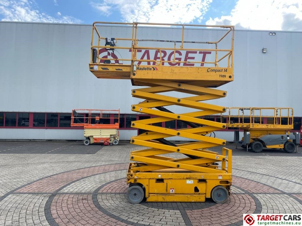 Haulotte Compact 14 Electric Scissor Work Lift 1385cm - Nacelle ciseaux: photos 5 Haulotte Compact 14 Electric Scissor Work Lift 1385cm - Nacelle ciseaux: photos 5