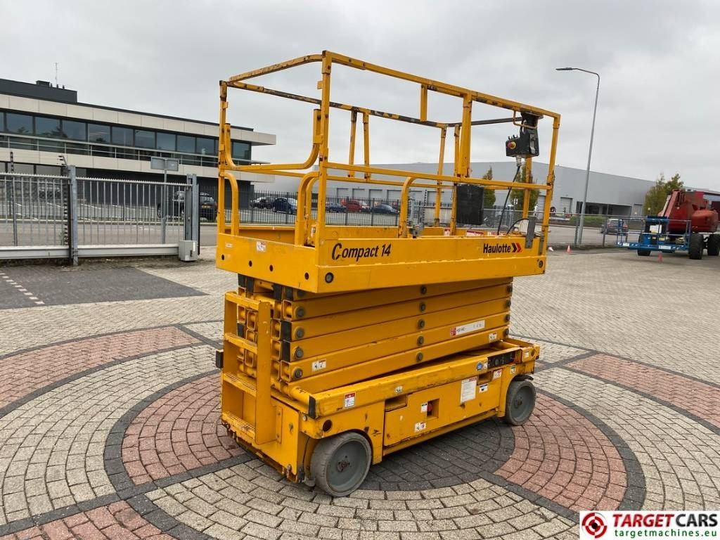 Haulotte Compact 14 Electric Scissor Work Lift 1385cm - Nacelle ciseaux: photos 3 Haulotte Compact 14 Electric Scissor Work Lift 1385cm - Nacelle ciseaux: photos 3