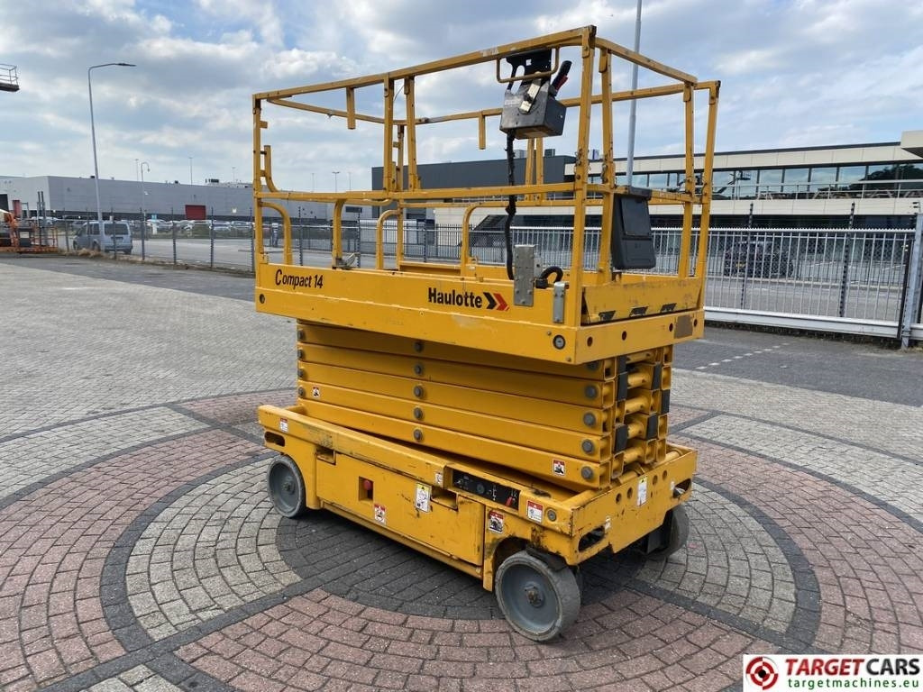 Haulotte Compact 14 Electric Scissor Work Lift 1385cm - Nacelle ciseaux: photos 2 Haulotte Compact 14 Electric Scissor Work Lift 1385cm - Nacelle ciseaux: photos 2