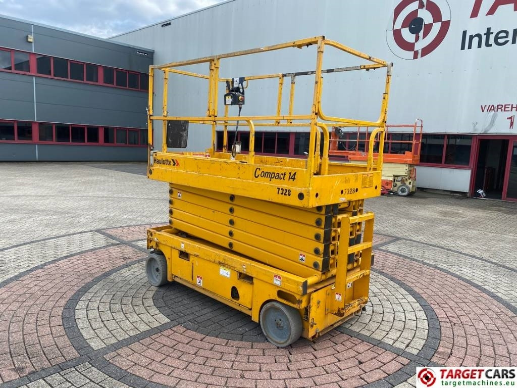 Haulotte Compact 14 Electric Scissor Work Lift 1385cm - Nacelle ciseaux: photos 4 Haulotte Compact 14 Electric Scissor Work Lift 1385cm - Nacelle ciseaux: photos 4