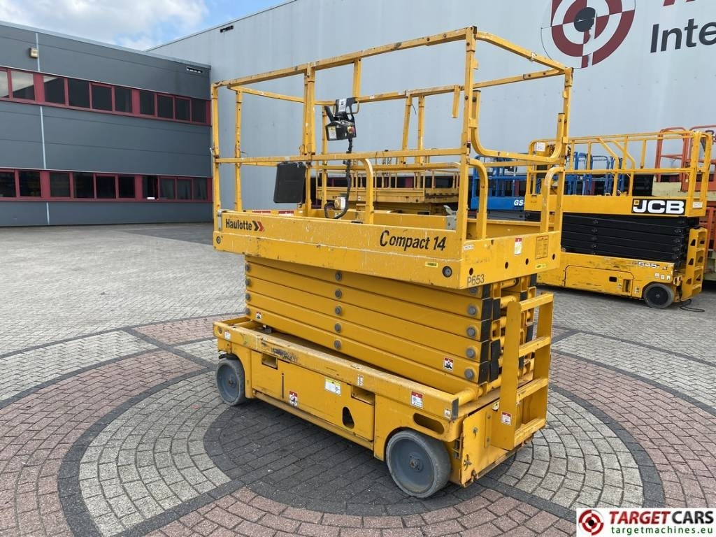Haulotte Compact 14 Electric Scissor Work Lift 1385cm - Nacelle ciseaux: photos 4 Haulotte Compact 14 Electric Scissor Work Lift 1385cm - Nacelle ciseaux: photos 4