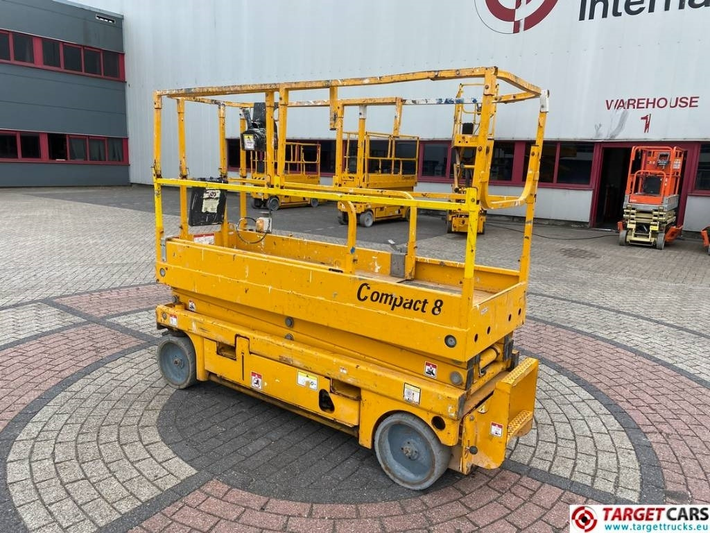 Haulotte Compact 8 Electric Scissor Work Lift 818cm - Nacelle ciseaux: photos 4 Haulotte Compact 8 Electric Scissor Work Lift 818cm - Nacelle ciseaux: photos 4