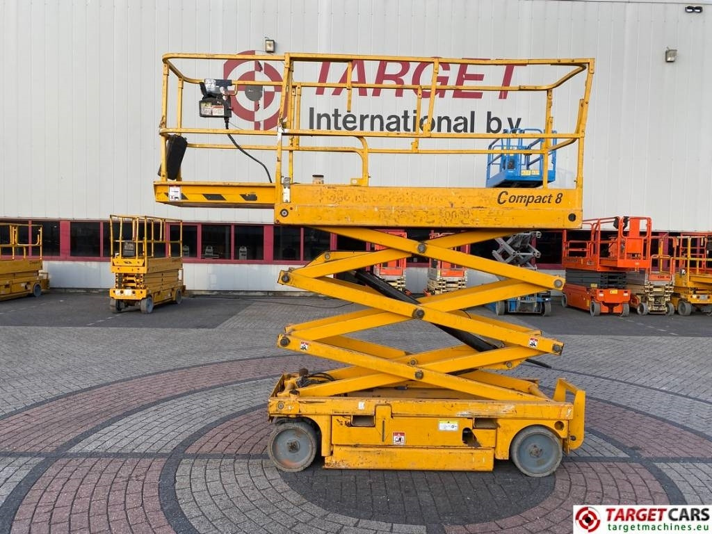 Haulotte Compact 8 Electric Scissor Work Lift 818cm - Nacelle ciseaux: photos 5 Haulotte Compact 8 Electric Scissor Work Lift 818cm - Nacelle ciseaux: photos 5
