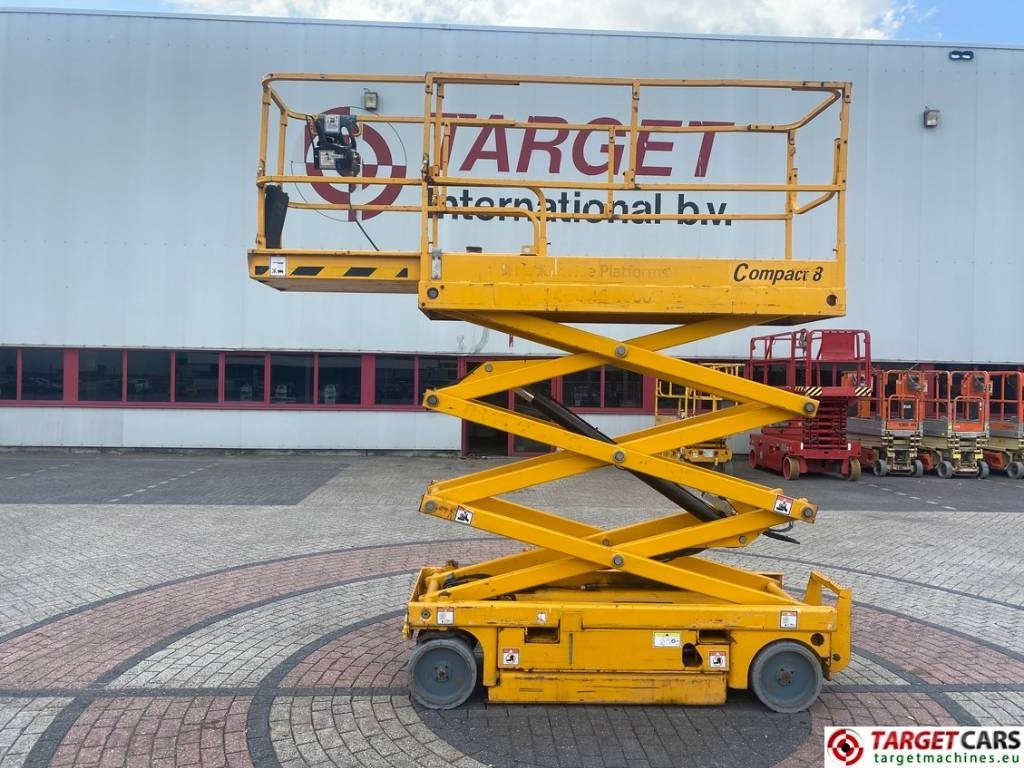 Haulotte Compact 8 Electric Scissor Work Lift 818cm - Nacelle ciseaux: photos 5 Haulotte Compact 8 Electric Scissor Work Lift 818cm - Nacelle ciseaux: photos 5