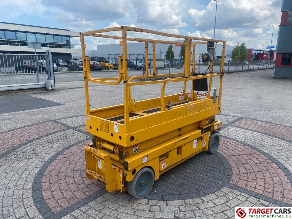 Haulotte Compact 8 Electric Scissor Work Lift 818cm - Nacelle ciseaux: photos 3 Haulotte Compact 8 Electric Scissor Work Lift 818cm - Nacelle ciseaux: photos 3