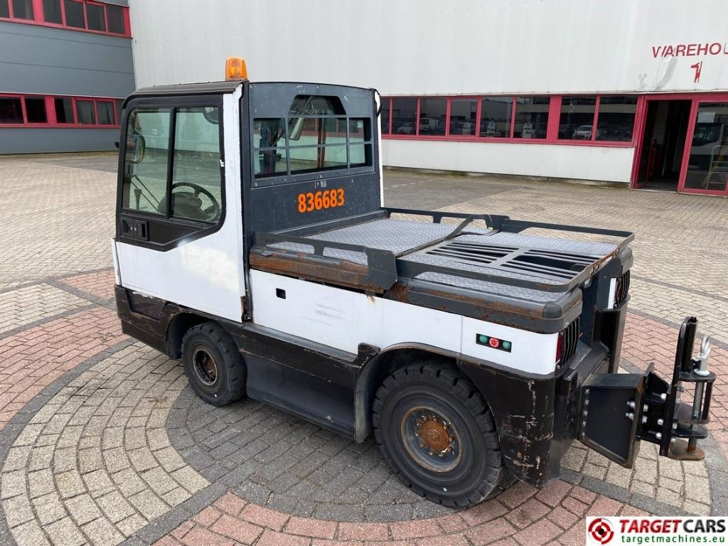 Linde P250 Tow Tug Truck Tractor Electric 80V max 25T - Tracteur communal: photos 4 Linde P250 Tow Tug Truck Tractor Electric 80V max 25T - Tracteur communal: photos 4