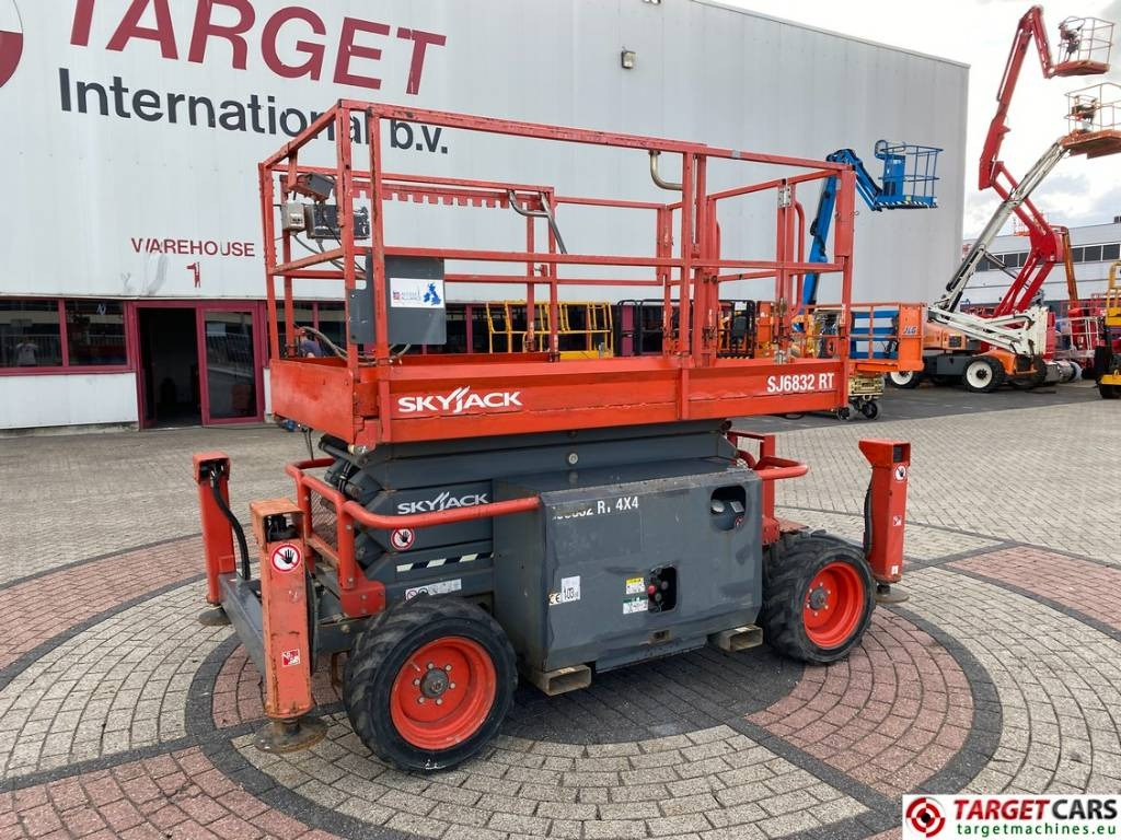SkyJack SJ6832RT Diesel 4x4 Scissor 6832 Work Lift 1180cm  - Nacelle ciseaux: photos 1 SkyJack SJ6832RT Diesel 4x4 Scissor 6832 Work Lift 1180cm  - Nacelle ciseaux: photos 1
