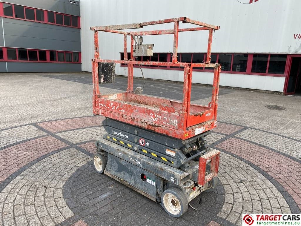 SkyJack SJIII-3219 Electric 3219 Scissor Work Lift 780cm - Nacelle ciseaux: photos 4 SkyJack SJIII-3219 Electric 3219 Scissor Work Lift 780cm - Nacelle ciseaux: photos 4