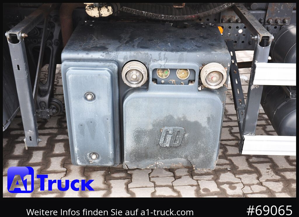 MERCEDES-BENZ Antos 2540, Silo 31m³, Futter Heitling 4 KA - Camion citerne: photos 2 MERCEDES-BENZ Antos 2540, Silo 31m³, Futter Heitling 4 KA - Camion citerne: photos 2