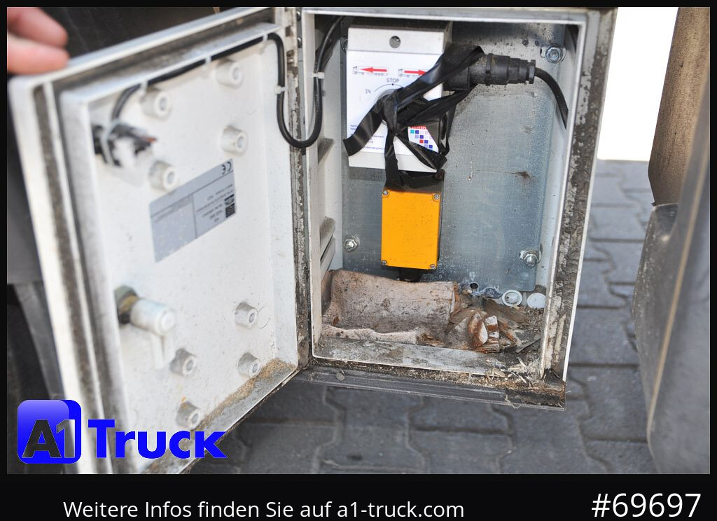 REISCH R24, Schubboden, Walkingfloor, Liftachse, - Semi-remorque à fond mouvant: photos 4 REISCH R24, Schubboden, Walkingfloor, Liftachse, - Semi-remorque à fond mouvant: photos 4