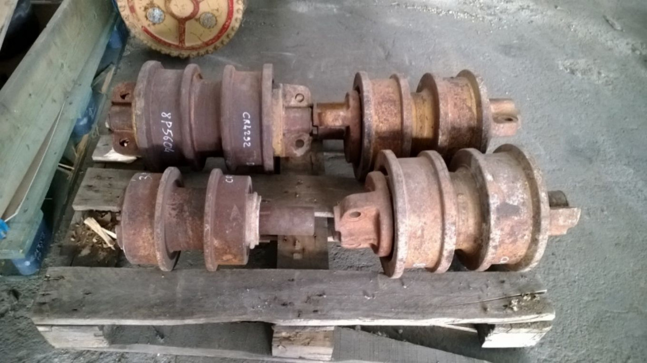 Caterpillar D9G D9H Rulli inferiori a doppia spalla. - Galet à chenilles pour Engins de chantier: photos 1 Caterpillar D9G D9H Rulli inferiori a doppia spalla. - Galet à chenilles pour Engins de chantier: photos 1