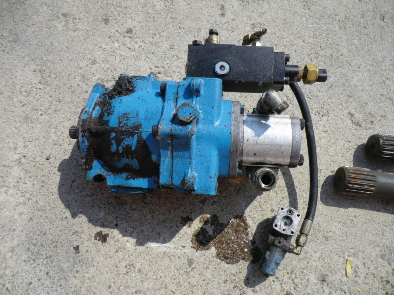 VOLVO L120C ALBERO, SENSORE E POMPA - Transmission pour Engins de chantier: photos 1 VOLVO L120C ALBERO, SENSORE E POMPA - Transmission pour Engins de chantier: photos 1