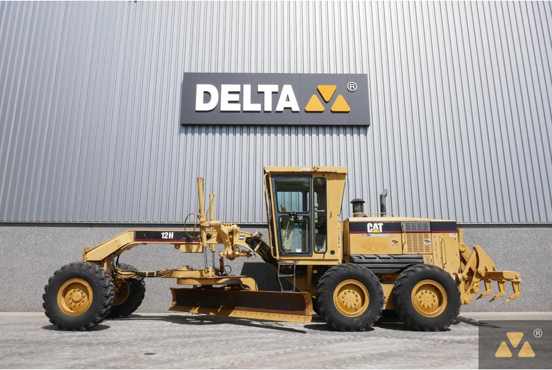 Caterpillar 12H - Niveleuse: photos 1 Caterpillar 12H - Niveleuse: photos 1