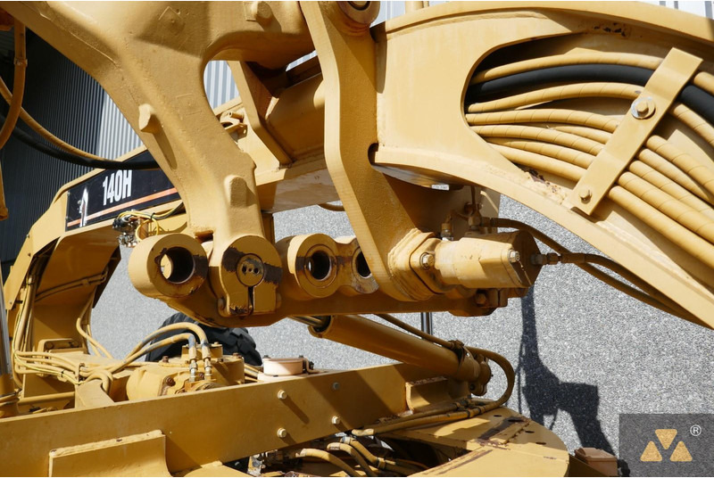 Niveleuse Caterpillar 140H: photos 12