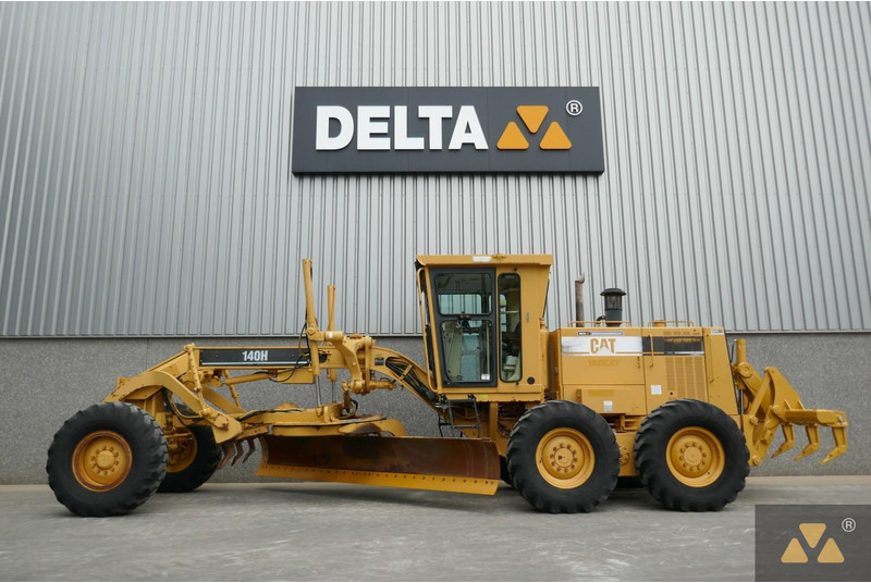 Caterpillar 140H - Niveleuse: photos 1 Caterpillar 140H - Niveleuse: photos 1