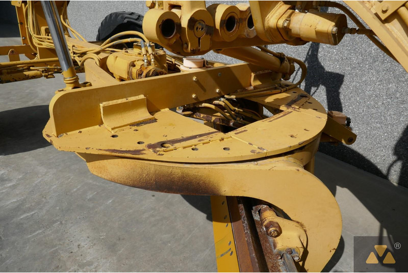 Niveleuse Caterpillar 140H: photos 13