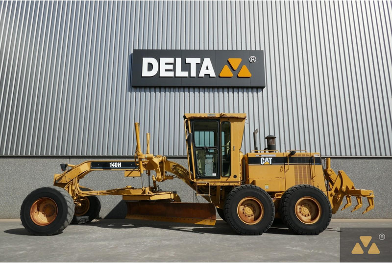 Caterpillar 140H - Niveleuse: photos 1 Caterpillar 140H - Niveleuse: photos 1