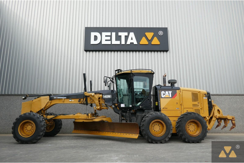 Caterpillar 140M2 - Niveleuse: photos 1 Caterpillar 140M2 - Niveleuse: photos 1